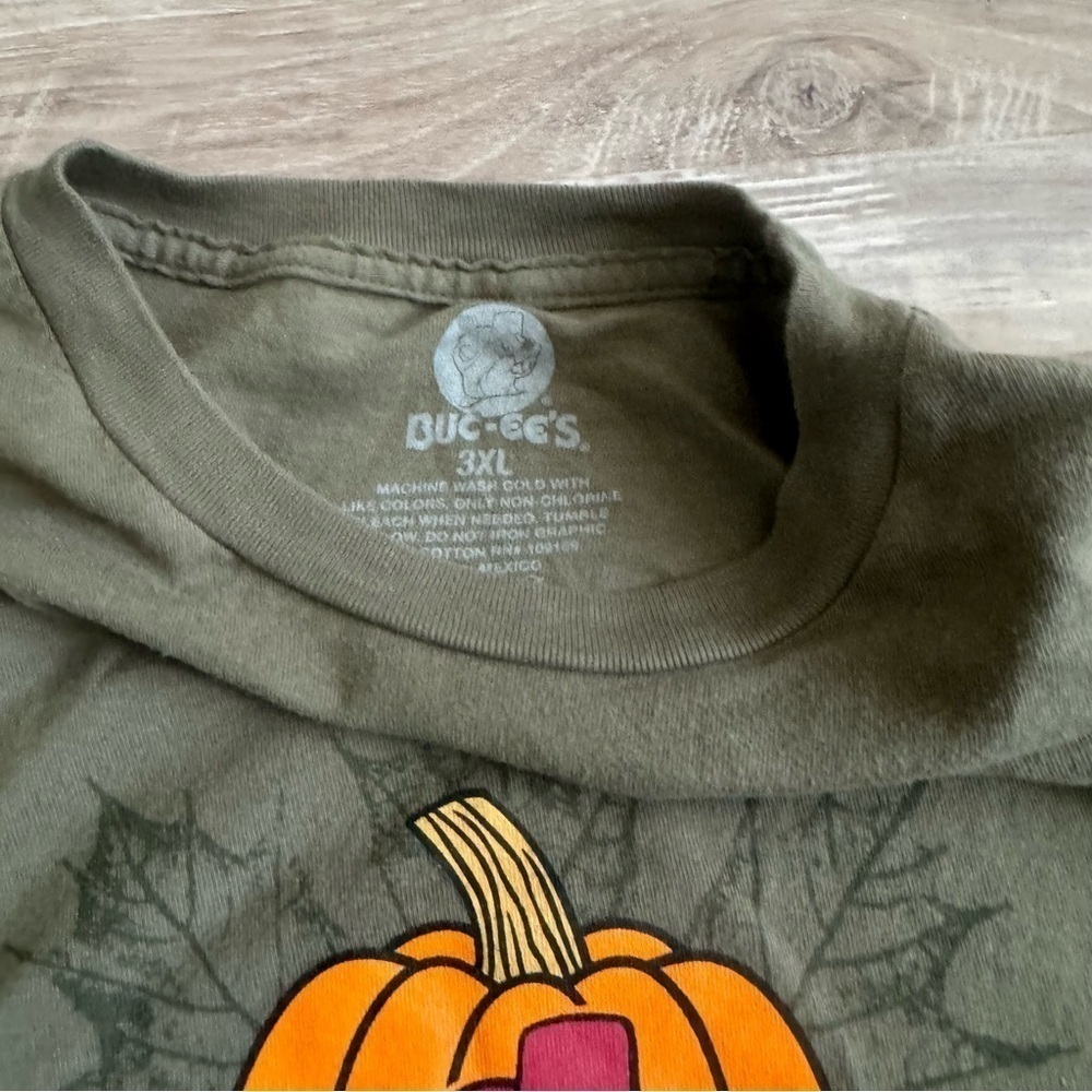 Buc-ees Green and orange pumpkin tee
Fav truck stop in USA
Mens 3XL - Picture 5 of 5